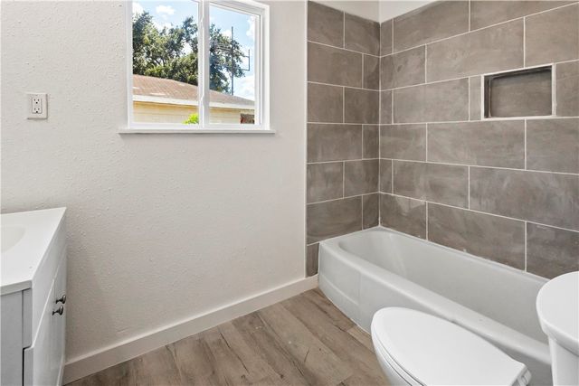 1406 S 11th St, Kingsville, TX 78363