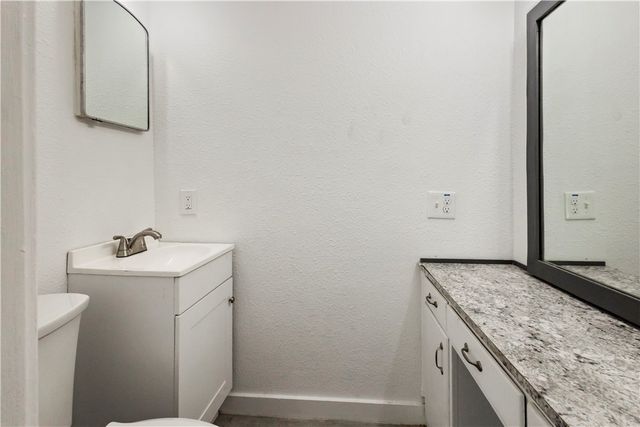 1406 S 11th St, Kingsville, TX 78363