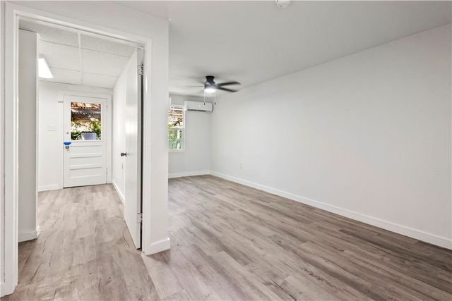 1406 S 11th St, Kingsville, TX 78363