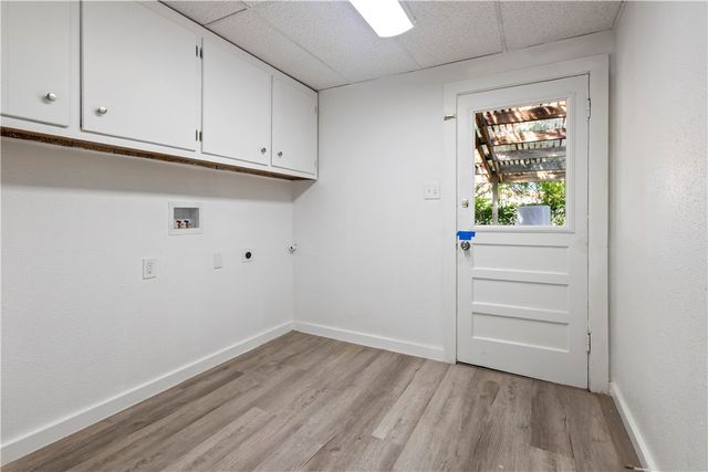 1406 S 11th St, Kingsville, TX 78363