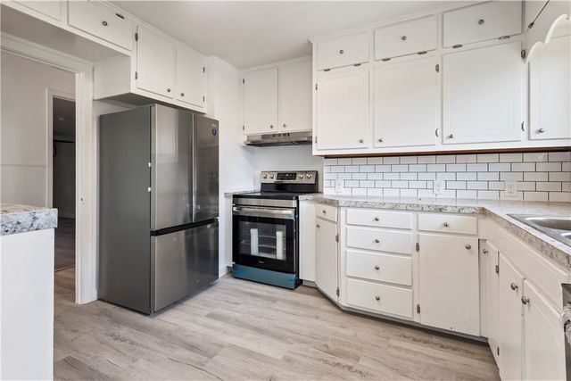 1406 S 11th St, Kingsville, TX 78363