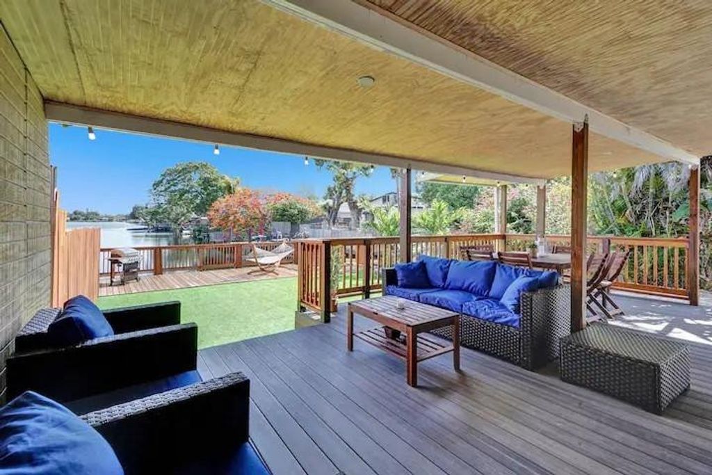 2411 SW 58th Manor, Fort Lauderdale, FL 33312