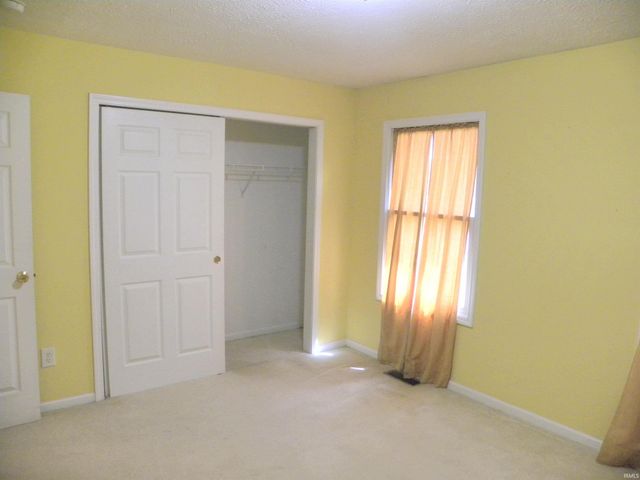 2641 Oak Drive, Clayton, IN 46118