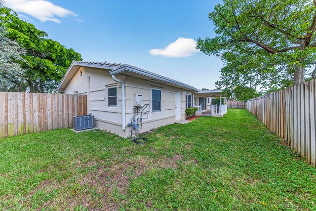 2750 SE 3rd Street, Pompano Beach, FL 33062