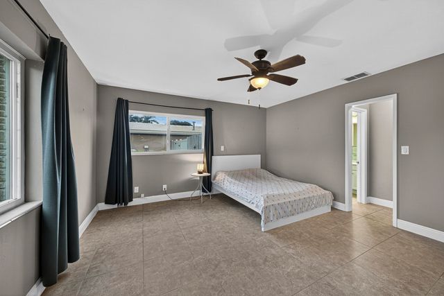 2750 SE 3rd Street, Pompano Beach, FL 33062