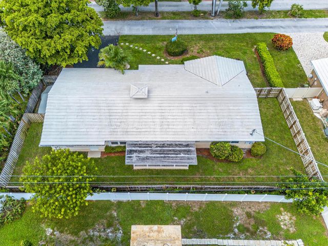 2750 SE 3rd Street, Pompano Beach, FL 33062