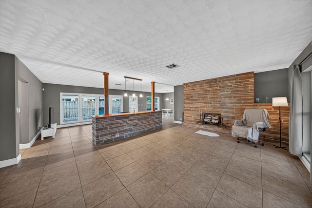 2750 SE 3rd Street, Pompano Beach, FL 33062