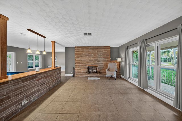 2750 SE 3rd Street, Pompano Beach, FL 33062