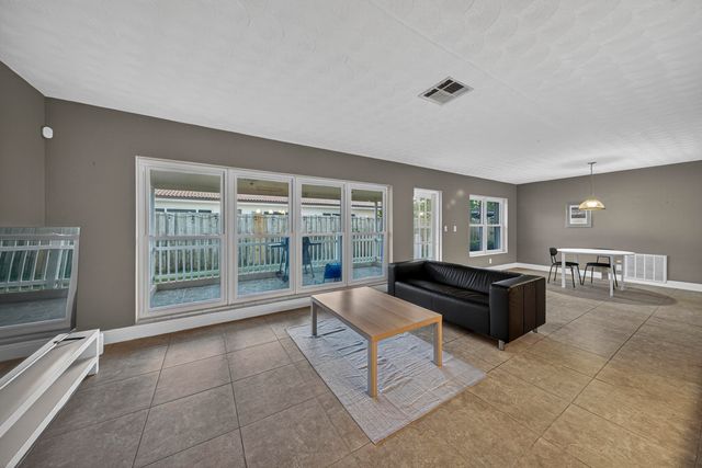 2750 SE 3rd Street, Pompano Beach, FL 33062