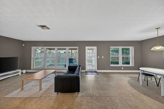 2750 SE 3rd Street, Pompano Beach, FL 33062