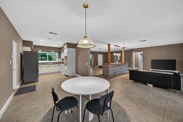 2750 SE 3rd Street, Pompano Beach, FL 33062