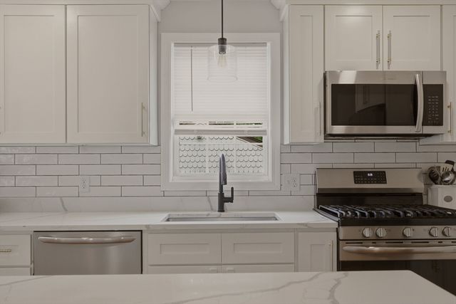 724 Woodman St, Fall River, MA 02724