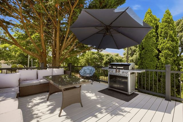 724 Woodman St, Fall River, MA 02724