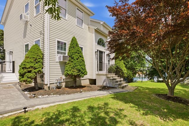 724 Woodman St, Fall River, MA 02724