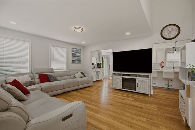 724 Woodman St, Fall River, MA 02724