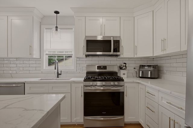 724 Woodman St, Fall River, MA 02724