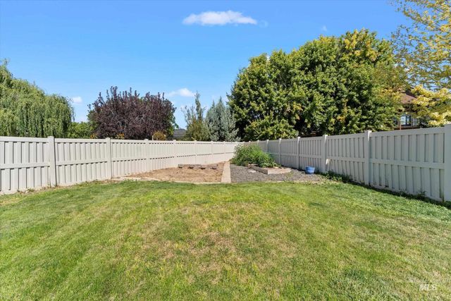 2038 W Moose Creek, Nampa, ID 83686