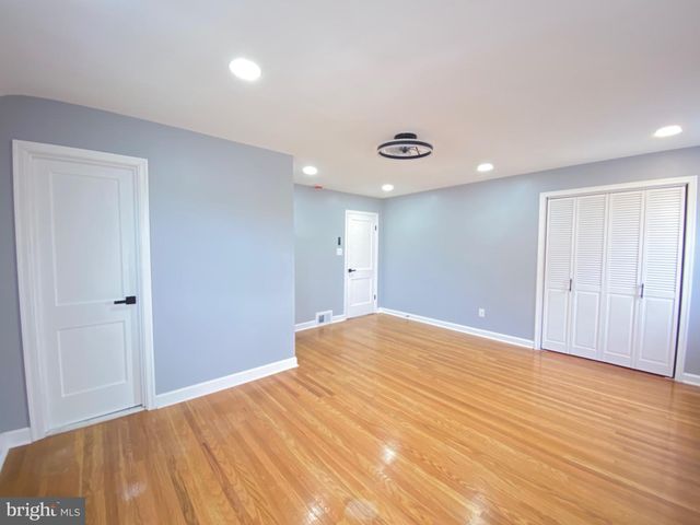 825 STANBRIDGE RD, Drexel Hill, PA 19026