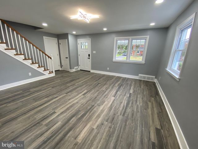 825 STANBRIDGE RD, Drexel Hill, PA 19026