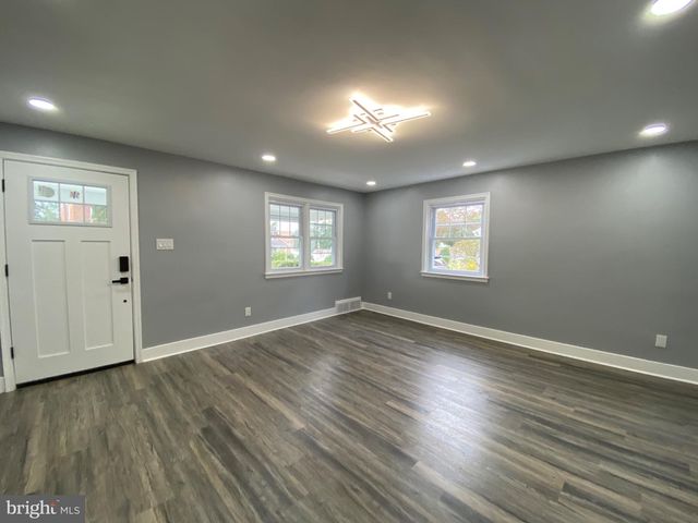 825 STANBRIDGE RD, Drexel Hill, PA 19026