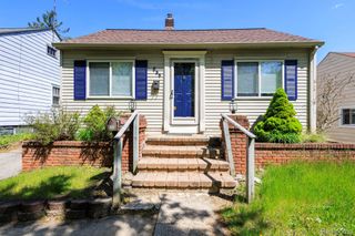 635 E Tennyson Avenue, Pontiac, MI 48340