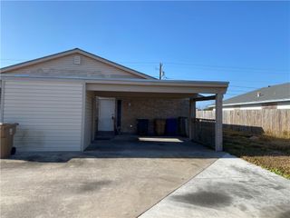 313 Easy St B, Corpus Christi, TX 78418