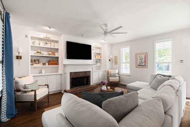 2774 Victoria Lake Drive, Mount Pleasant, SC 29466