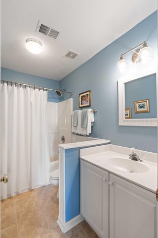 2774 Victoria Lake Drive, Mount Pleasant, SC 29466