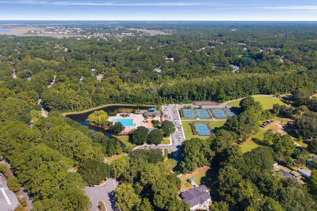 2774 Victoria Lake Drive, Mount Pleasant, SC 29466