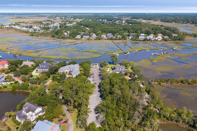 2774 Victoria Lake Drive, Mount Pleasant, SC 29466