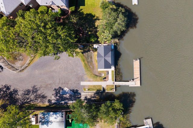 2774 Victoria Lake Drive, Mount Pleasant, SC 29466