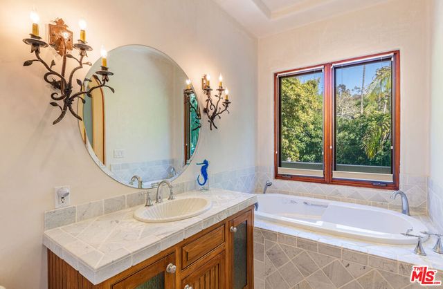 6405 Bonsall Drive, Malibu, CA 90265