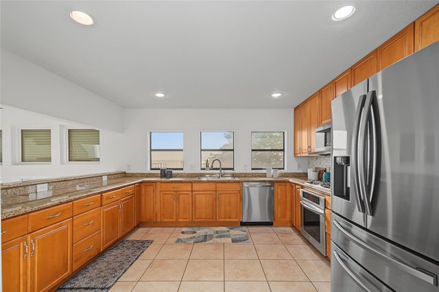 804 Bay Avenue, Kemah, TX 77565