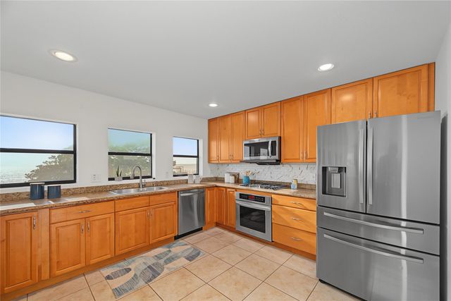 804 Bay Avenue, Kemah, TX 77565