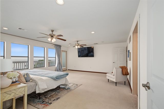 804 Bay Avenue, Kemah, TX 77565
