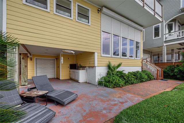 804 Bay Avenue, Kemah, TX 77565