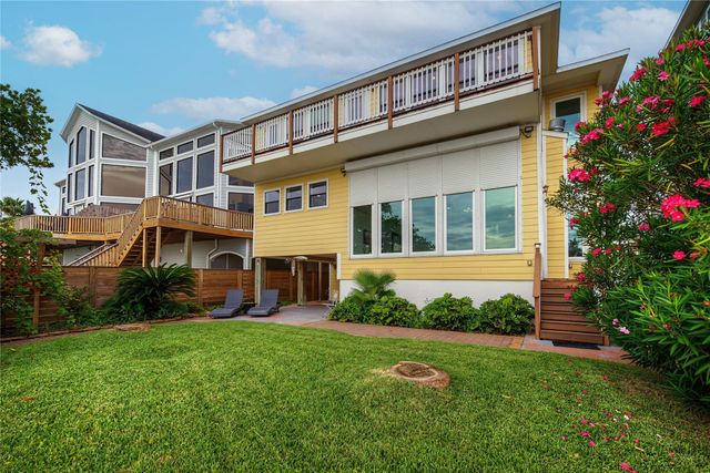 804 Bay Avenue, Kemah, TX 77565