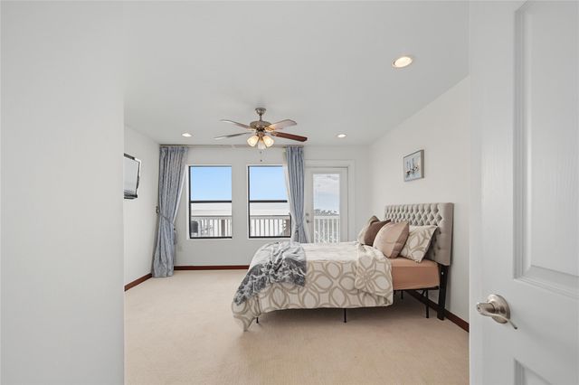 804 Bay Avenue, Kemah, TX 77565