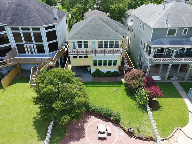 804 Bay Avenue, Kemah, TX 77565