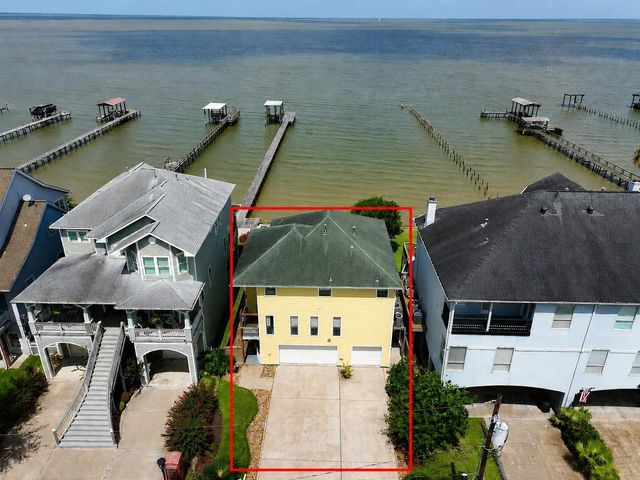 804 Bay Avenue, Kemah, TX 77565