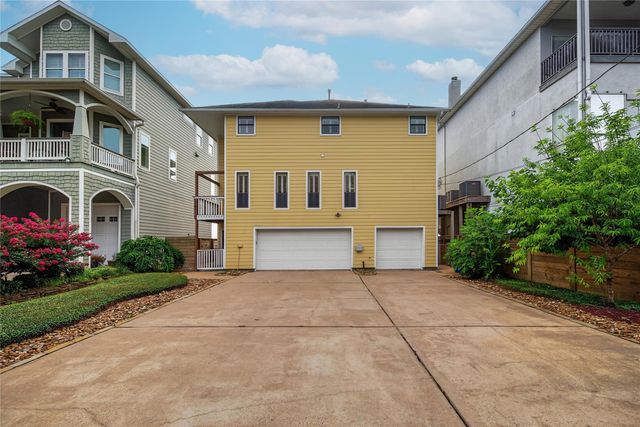 804 Bay Avenue, Kemah, TX 77565