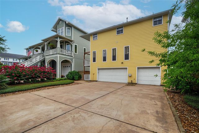 804 Bay Avenue, Kemah, TX 77565