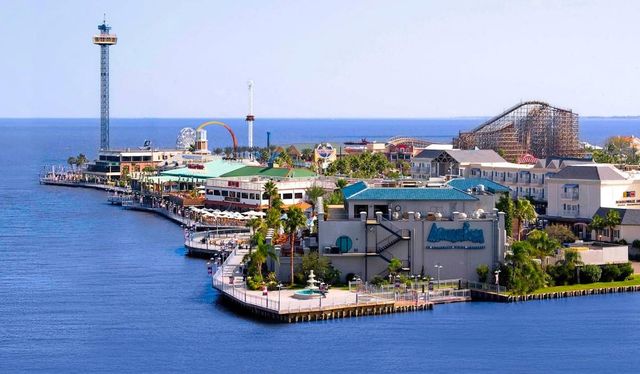 804 Bay Avenue, Kemah, TX 77565