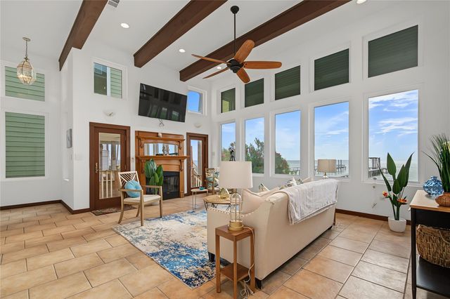 804 Bay Avenue, Kemah, TX 77565