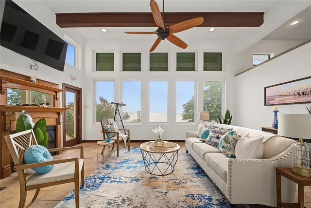 804 Bay Avenue, Kemah, TX 77565