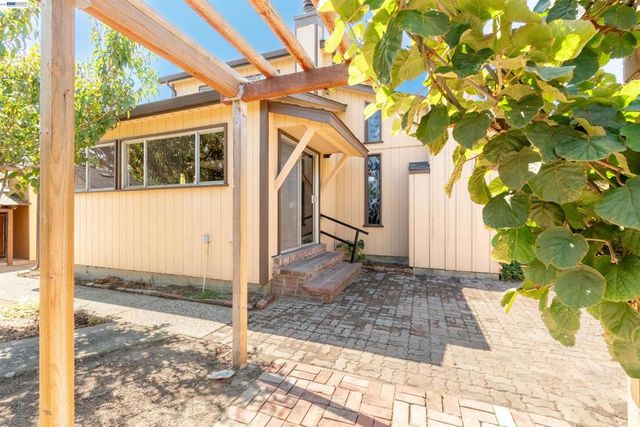 38940 Cherry Ct, Fremont, CA 94536