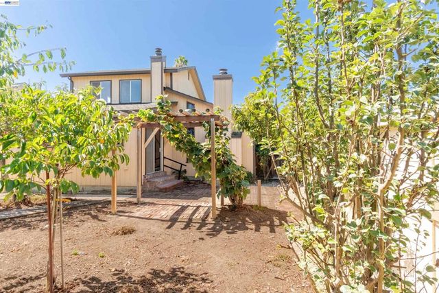 38940 Cherry Ct, Fremont, CA 94536