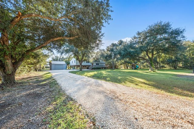 4614 Gainsborough Drive, Brookshire, TX 77423