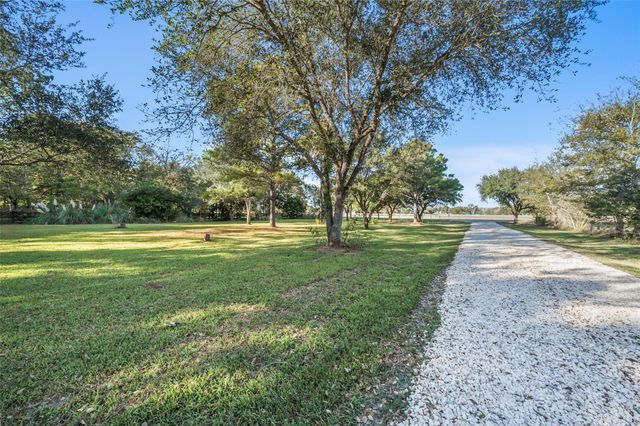 4614 Gainsborough Drive, Brookshire, TX 77423