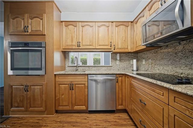 1008 Autumn Woods Ln Apt 104, Virginia Beach, VA 23454